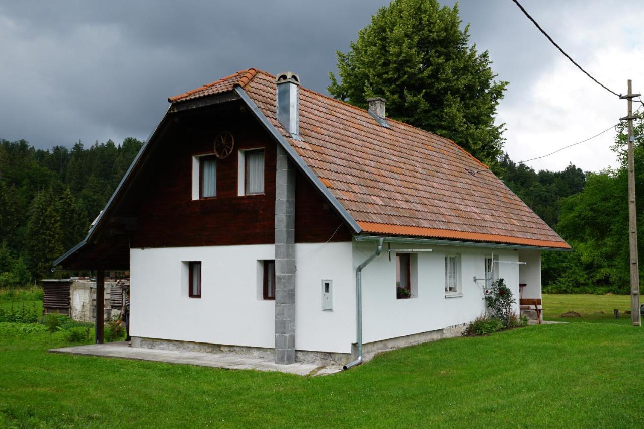 Plitvice Cottage Iggy พลิตวิชกา เยเซรา ภายนอก รูปภาพ